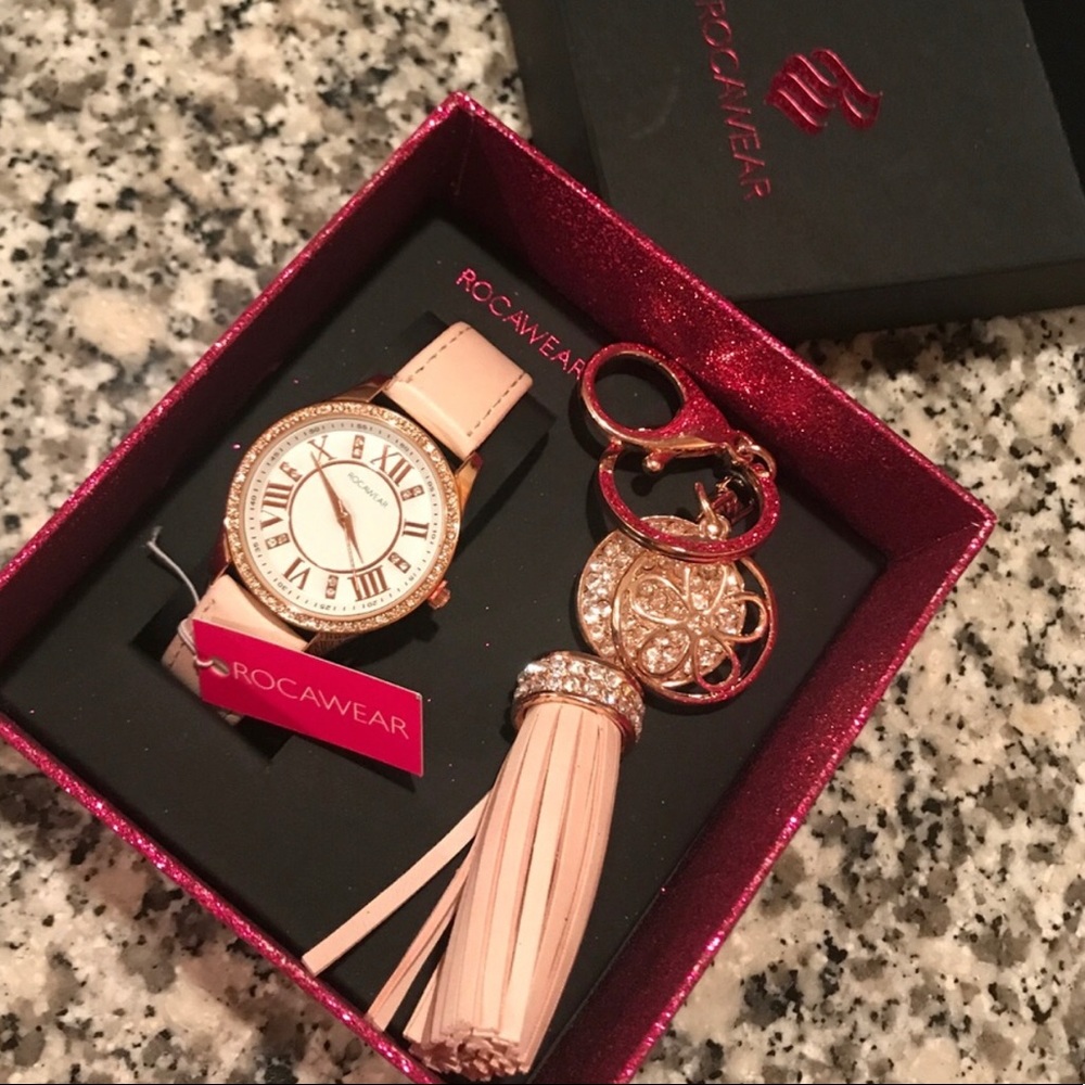 3 items for $25❣️❣️❣️ SALE  ❣️❣️❣️
NWT Rocaware Gift Set